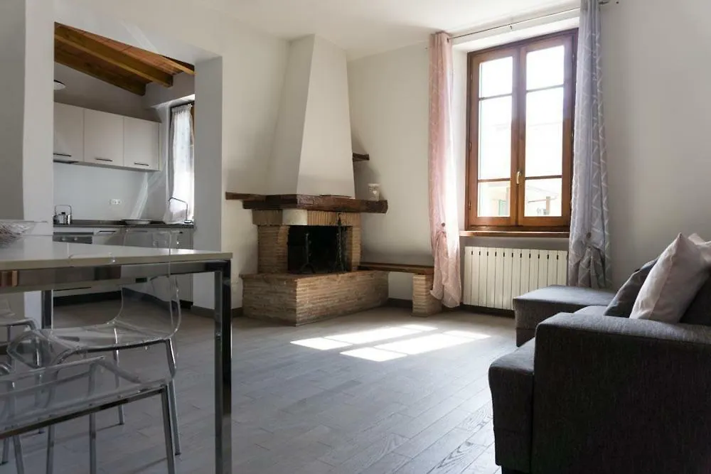Lucky\'S Apartament contacts